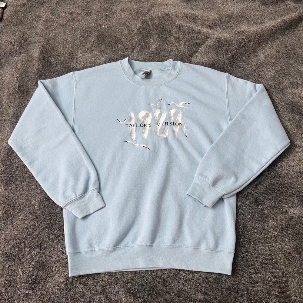 Taylor Swift 1989 Taylors Version Embroidered Sweatshirt Light Blue Swifty small